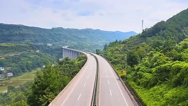 交通高速公路中国基建物流运输视频的预览图
